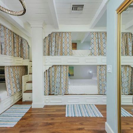 Smart Solution - Individual Private Bed-Pods In Gorgeous Shared Space - Women Only Dorm In Room 5 - Coed House - Full-Sized Mattresses In Individual Pods - With Built-In Private Storage - Gorgeous Shared Room - Affordable Luxury - Sparrow House Phoenix Extérieur photo