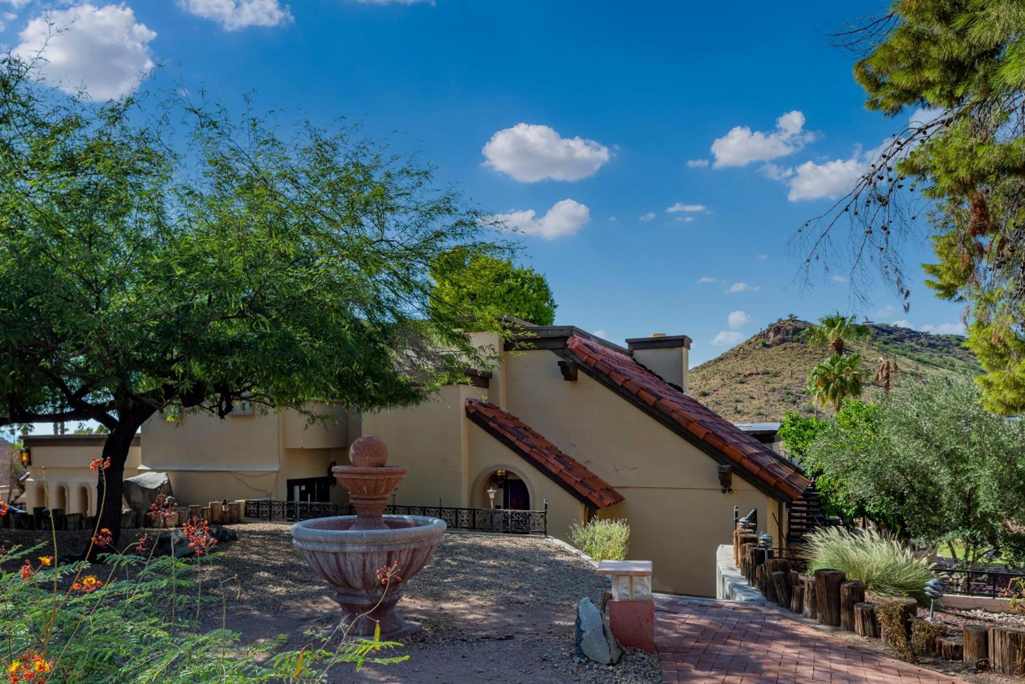 Smart Solution - Individual Private Bed-Pods In Gorgeous Shared Space - Women Only Dorm In Room 5 - Coed House - Full-Sized Mattresses In Individual Pods - With Built-In Private Storage - Gorgeous Shared Room - Affordable Luxury - Sparrow House Phoenix Extérieur photo